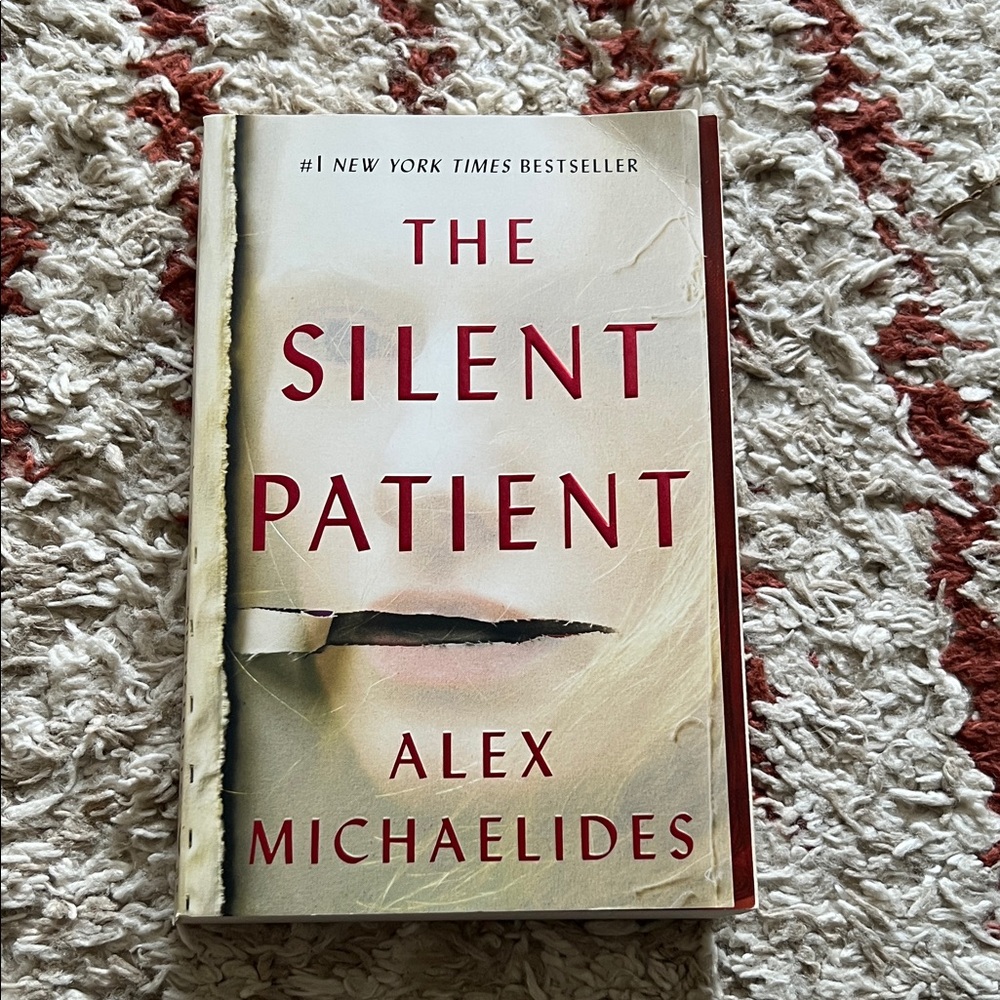 The Silent Patient by Alex Michaelides BOOK